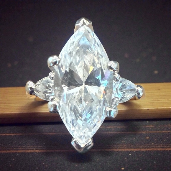 Unbranded Jewelry - Simulated Diamond Cubic Zirconia Marquise Cut Ring Mixed Metals Size 6